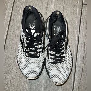 Brooks Black and White Women's Sneakers